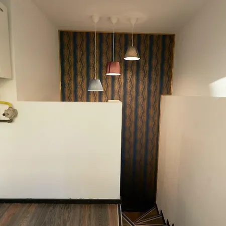 Stanford Apartment *