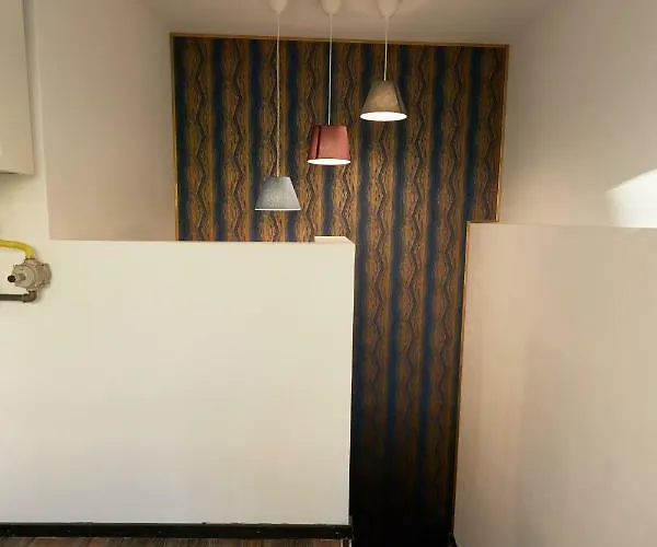 Stanford Apartment *